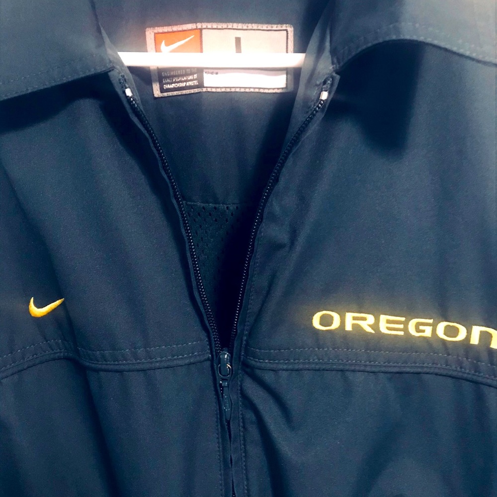 Nike UofO men’s sporty dress jacket